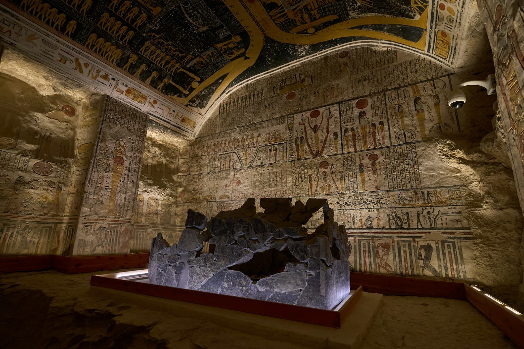 Luxor temple walk